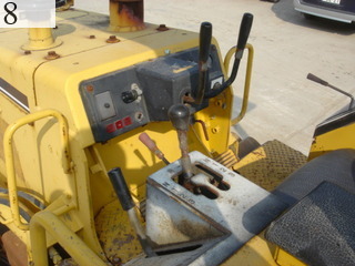 中古建設機械 中古 コマツ KOMATSU ブルドーザ  D31P-18