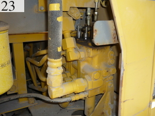 中古建設機械 中古 コマツ KOMATSU ブルドーザ  D31P-20E