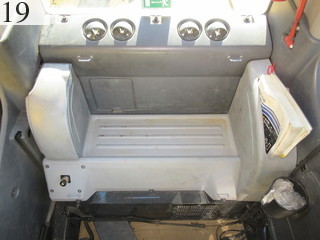 中古建設機械 中古 コマツ KOMATSU 油圧ショベル・バックホー ０．７－０．９立米 HB205-1