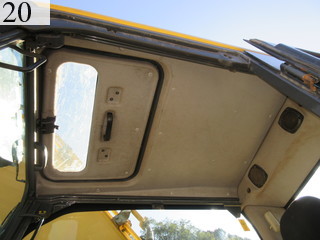 中古建設機械 中古 コマツ KOMATSU 油圧ショベル・バックホー ０．７－０．９立米 HB205-1