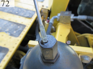 中古建設機械 中古 コマツ KOMATSU 油圧ショベル・バックホー ０．７－０．９立米 HB205-1