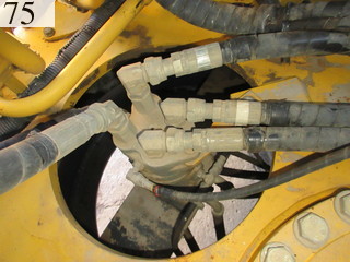 中古建設機械 中古 コマツ KOMATSU 油圧ショベル・バックホー ０．７－０．９立米 HB205-1