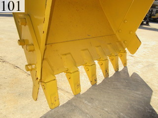 中古建設機械 中古 コマツ KOMATSU 油圧ショベル・バックホー ０．７－０．９立米 HB205-1
