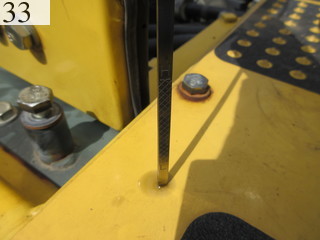 中古建設機械 中古 コマツ KOMATSU 油圧ショベル・バックホー ０．４－０．５立米 PC138US-8