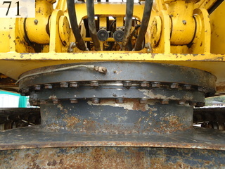 中古建設機械 中古 コマツ KOMATSU 油圧ショベル・バックホー ０．７－０．９立米 PC200-7