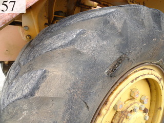 中古建設機械 中古 コマツ KOMATSU モーターグレーダー アーティキュレート式 GD200A-1