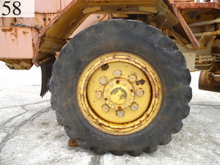 中古建設機械 中古 コマツ KOMATSU モーターグレーダー アーティキュレート式 GD200A-1