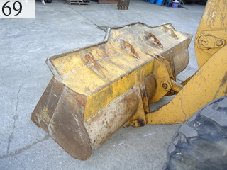 中古建設機械 中古 キャタピラー CAT ホイール・ローダ １．０立米以上 910F