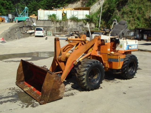 中古建設機械 中古 コマツ KOMATSU ホイール・ローダ １．０立米以下 WA30-2