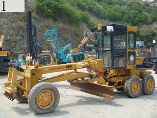 中古建設機械 中古 コマツ KOMATSU モーターグレーダー アーティキュレート式 GD300A-1