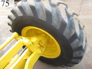 中古建設機械 中古 コマツ KOMATSU モーターグレーダー アーティキュレート式 GD405A-3