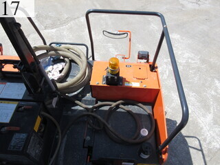 中古建設機械 中古 日立建機 HITACHI ローラー タイヤローラー ZC220P-5