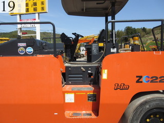 中古建設機械 中古 日立建機 HITACHI ローラー タイヤローラー ZC220P-5