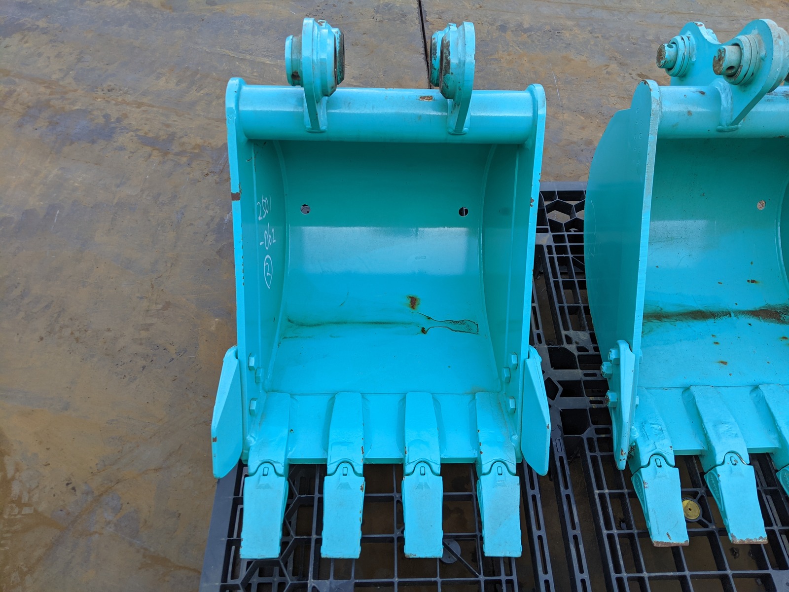 Used Construction Machine Used KOBELCO KOBELCO Bucket Standard bucket SK30 Standard bucket